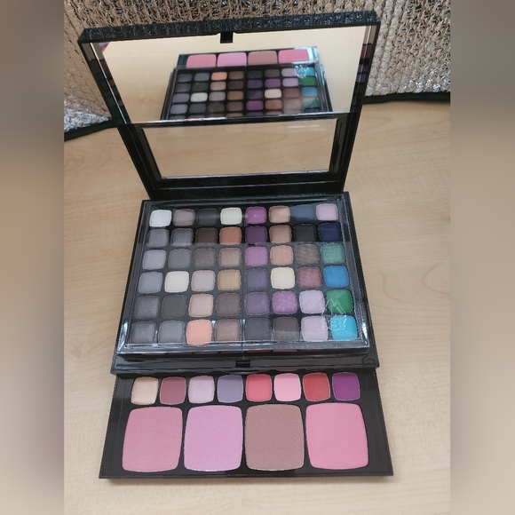 Eye makeup - Picture 3 of 5